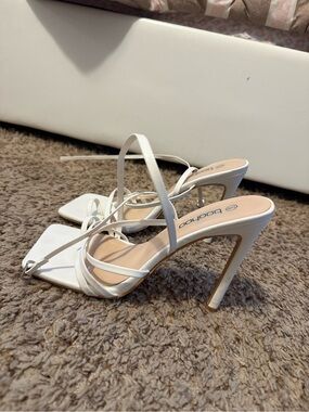 Boohoo White Strappy Square-Toe Stiletto Heels